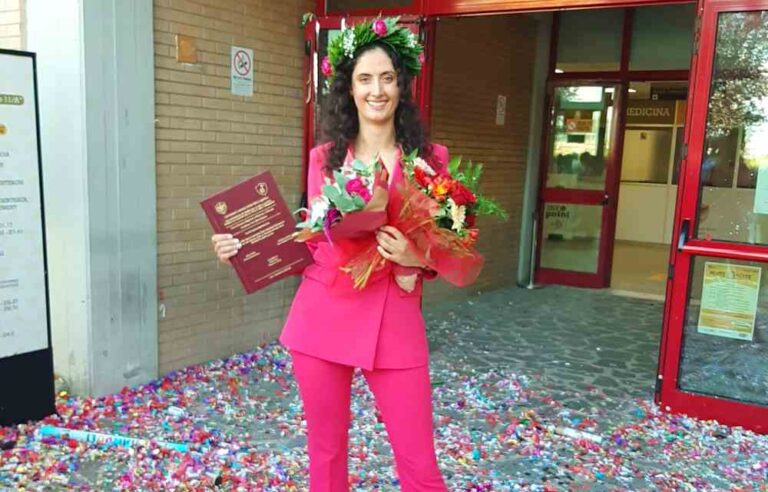 Congratulazioni a Elena Pecce neo laureata con un brillante 110 e lode in Medicina e Chirurgia