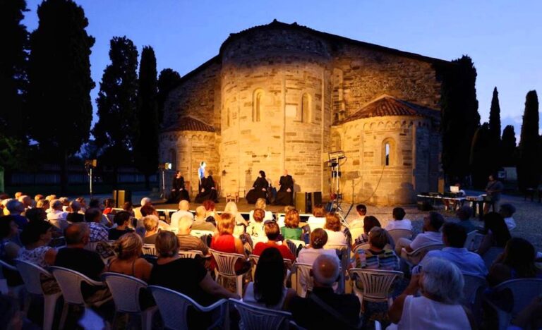 Grande successo per "Fontamara" del Teatro Stabile d'Abruzzo-Teatro Lanciavicchio nel Desidera Teatro Festival di Bergamo