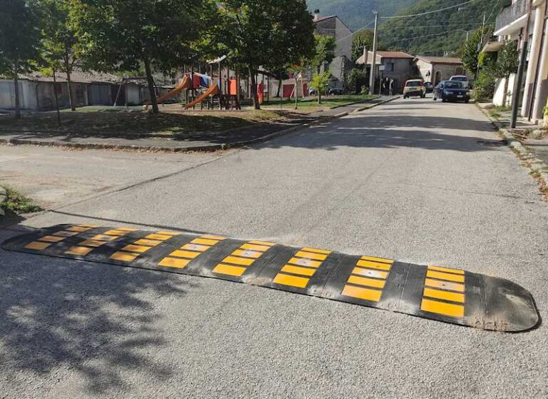 Più sicurezza sulle strade di Collelongo: installati dissuasori di velocità nei pressi della scuola e del parco giochi