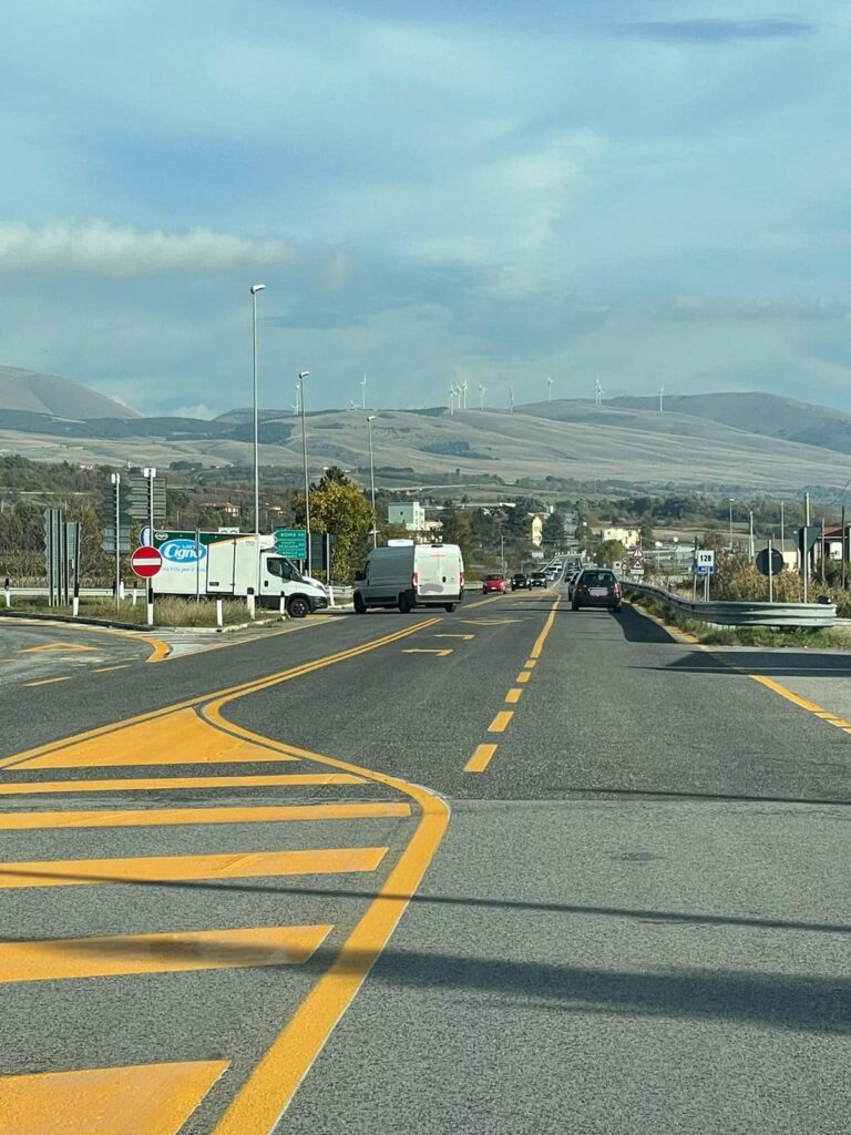 Realizzazione della rotonda nei pressi del casello autostradale di Celano-Aielli, sindaco Santilli: "Opera necessaria per garantire la sicurezza di tutti"