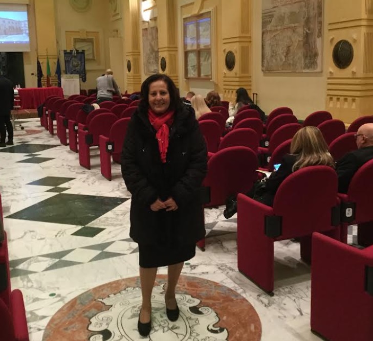 La scrittrice Maria Assunta Oddi presso il Palazzo della Dogana nella città di Foggia