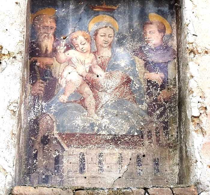 La battaglia di Giancarlo Sociali per restaurare e salvare il prezioso e antico affresco della Madonna delle Grazie di Celano
