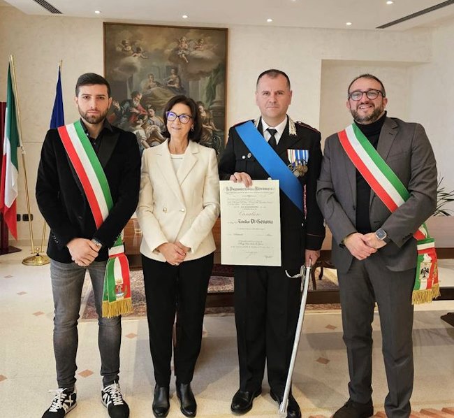 Il Maggiore Medico dei Carabinieri Emilio Di Genova di San Benedetto dei Marsi insignito dell'Onorificenze dell'Ordine "Al Merito della Repubblica Italiana"