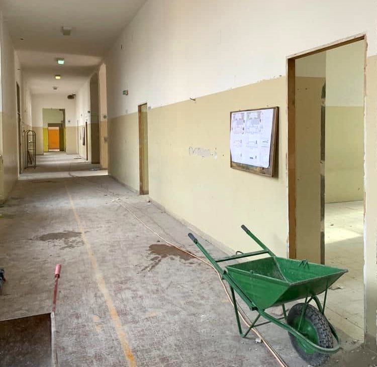 Partiti i lavori nell'ex scuola elementare di Magliano de' Marsi, il Sindaco: "Diventerà un centro polifunzionale per la famiglia"