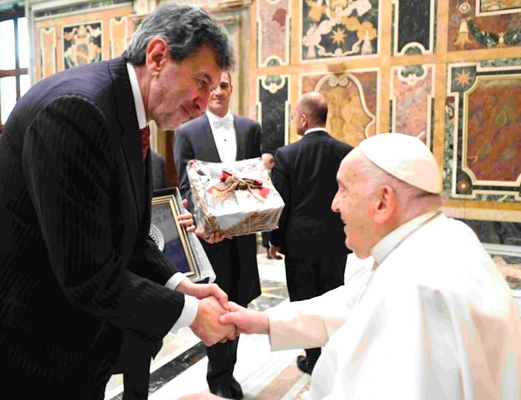 Il presidente Marsilio ricevuto in udienza privata da papa Francesco