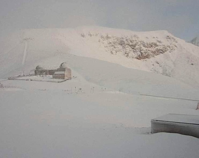 Sulle montagne d'Abruzzo è arrivata la prima neve