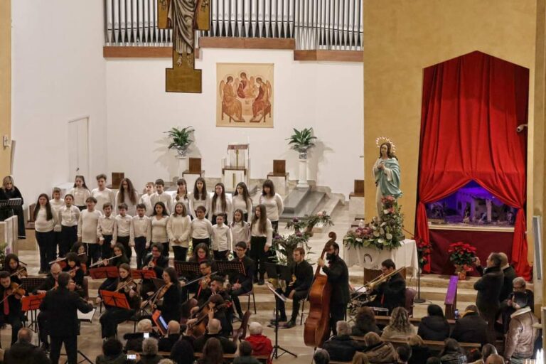 Grande successo e partecipazione per il Concerto di Natale presso la chiesa del Sacro Cuore in San Rocco ad Avezzano
