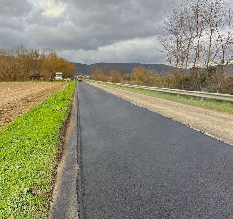 Nuovo asfalto e guard rail sulla SP20 direzione Incile, soddisfazione del Consigliere Alfonsi