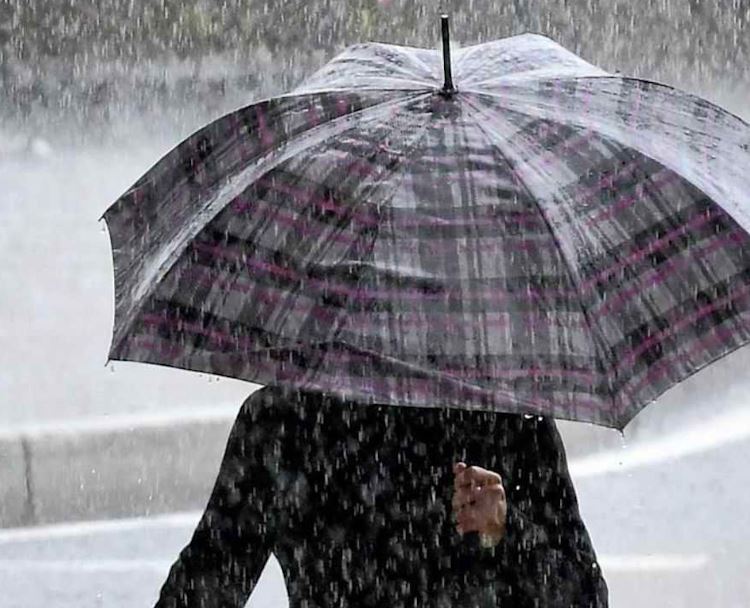Domani allerta gialla per maltempo in Abruzzo. Protezione civile: "1° Maggio con piogge e temporali su gran parte dell'Italia"