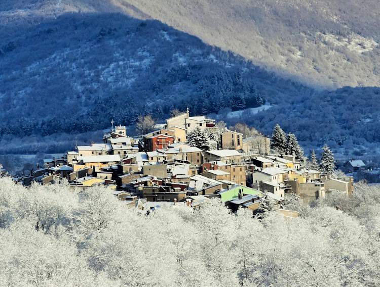 "Le vie della creatività", dall'8 al 23 Dicembre manifestazione natalizia organizzata dal Comune di Villavallelonga con musica, idee regalo ed enogastronomia