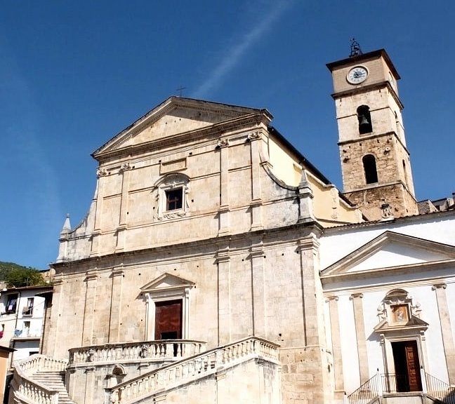 A Scurcola Marsicana quest'anno la Befana scenderà dal campanile della chiesa