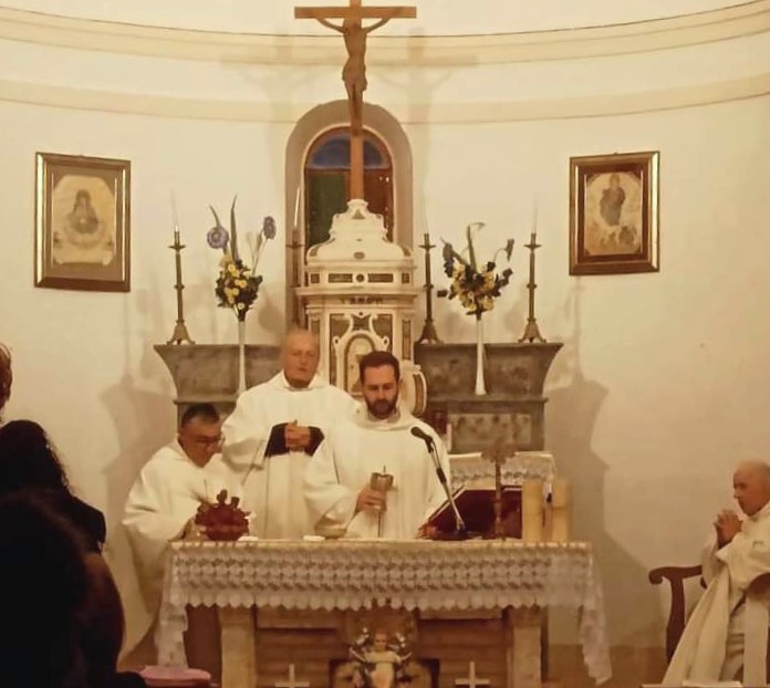 La comunità di Aschi ha festeggiato i 60 anni di sacerdozio di don Pietro Asci