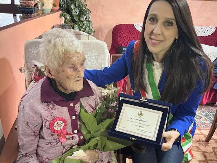 Festa a sorpresa per Nonna Claudina che compie 100 anni, gli auguri della comunità di Carsoli