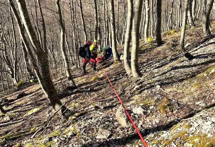 Intervento del Soccorso Alpino e Speleologico Abruzzo per il recupero di un mountain biker