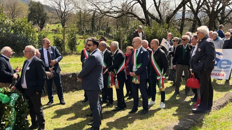 San Vincenzo Valle Roveto ricorda le sei vittime della tragedia di Cannavinelle, presente alle celebrazioni di Mignano Monte Lungo