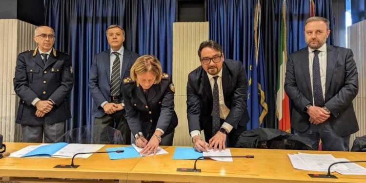 Protocollo d'intesa Polizia di Stato e ANCI Abruzzo per prevenire crimini informatici nei Comuni abruzzesi