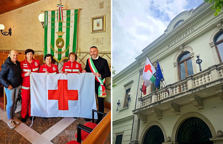 Tagliacozzo celebra la Giornata mondiale della Croce Rossa con la bandiera esposta presso il Palazzo del Municipio