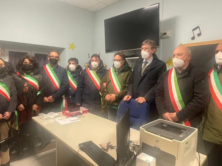 Il presidente Marsilio incontra i bambini ucraini arrivati a Cerchio