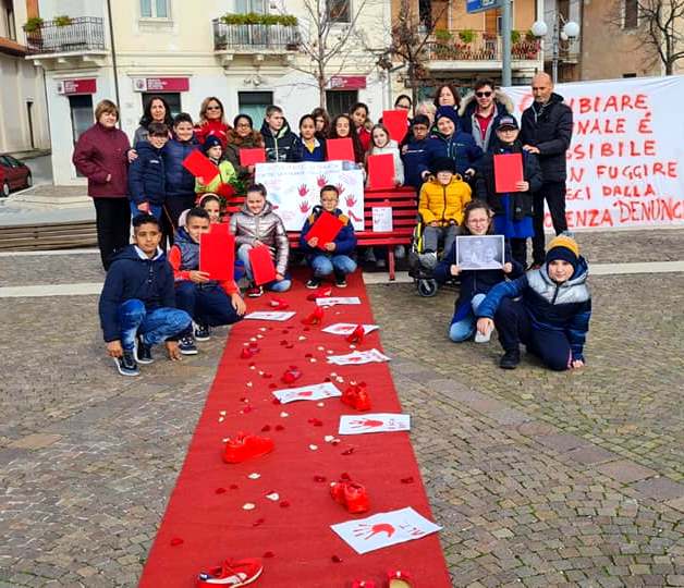 I bambini di Gioia dei Marsi contro la violenza sulle donne