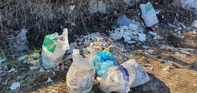 Ancora discariche abusive in città: stavolta tocca a via Viotti||||