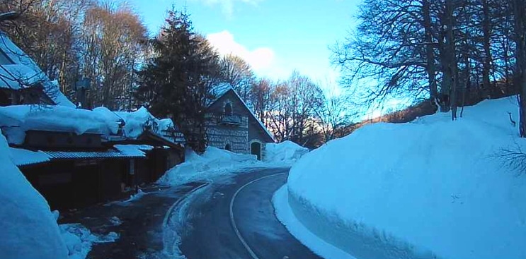 È stata riaperta la strada di Forca d'Acero dopo le abbondanti nevicate