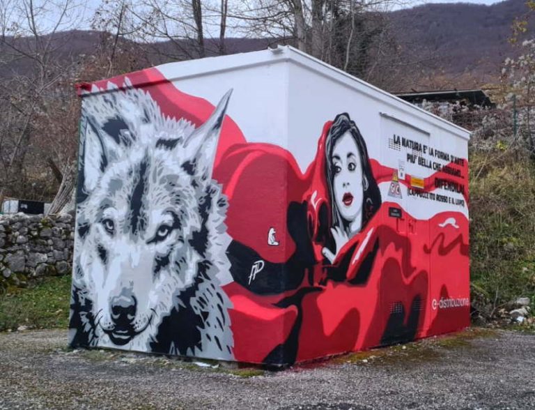 Cappuccetto Rosso e Biancaneve: due nuovi murales nei paesi del Parco Nazionale
