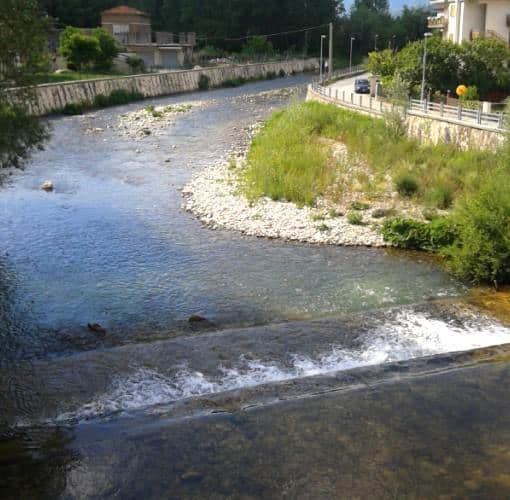 Allarme inquinamento fiume Liri, scatta il divieto di pesca e irrigazione anche a Capistrello