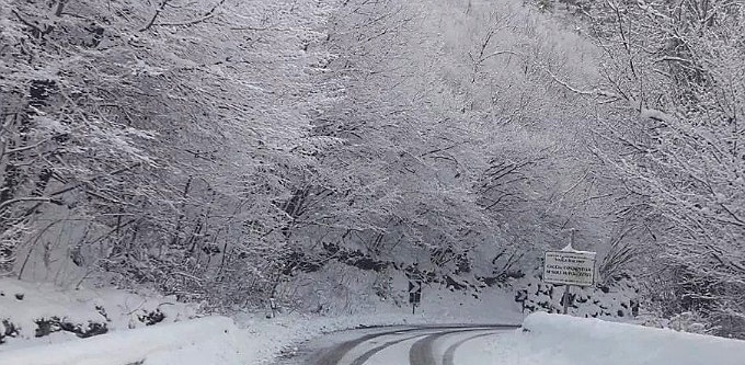 Pericolo valanghe: chiusa di nuovo la strada regionale 509 di Forca d'Acero