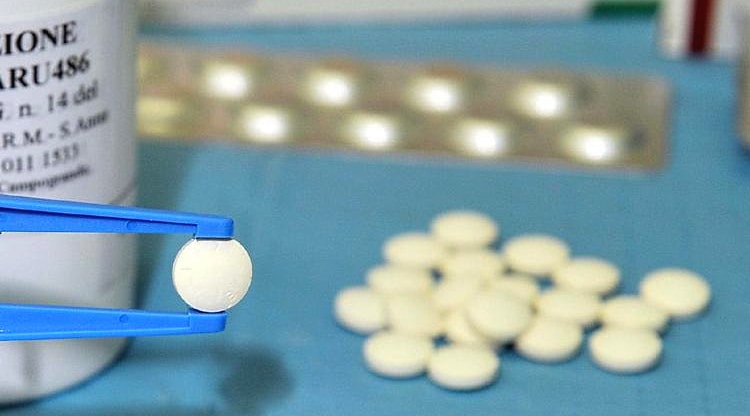 Interruzione farmacologica di gravidanza. Verì: preferire la somministrazione in ospedale e non nei consultori