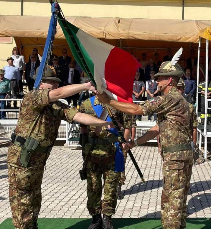 Il colonnello Laurencig lascia al colonnello Bozzi il comando del 9° Reggimento Alpini L'Aquila