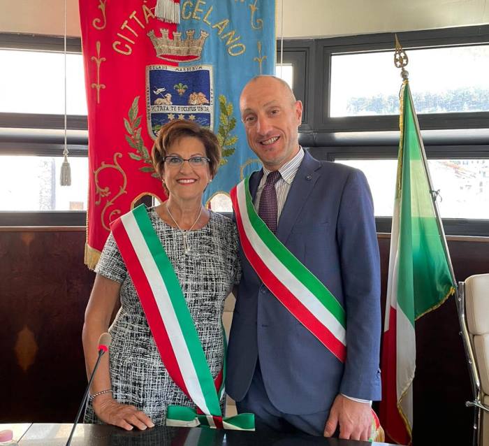 Giornata dell'emigrante: fascia tricolore a Nadia Baliva che ha guidato il Celano Canadian Club