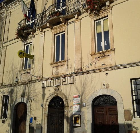 Il Comune di Pereto chiude a causa di un caso Covid tra il personale