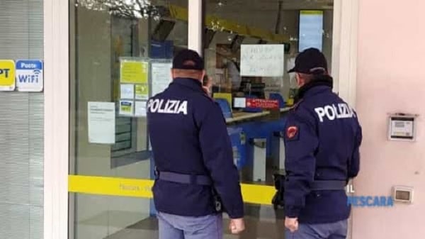 Poste Italiane sulla dipendente accusata di indebito utilizzo dei libretti postali: "Non lavora più con noi"
