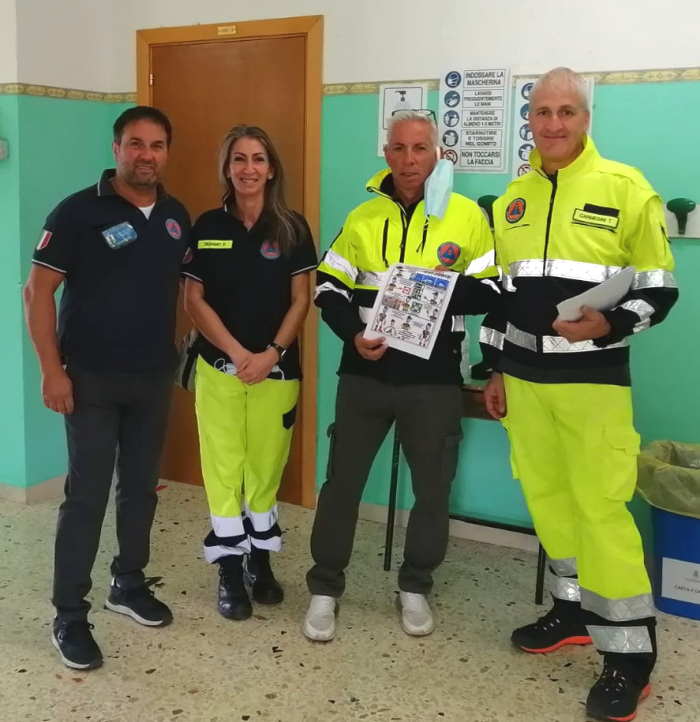 Cosa fare in caso di terremoto? La Protezione Civile di San Benedetto dei Marsi consegna volantino agli alunni delle scuole del paese