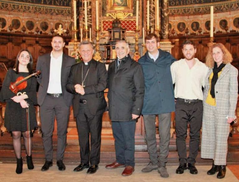 La poesia religiosa: contributo orale del giovane studioso trasaccano Antonello Scenna in un importante recital