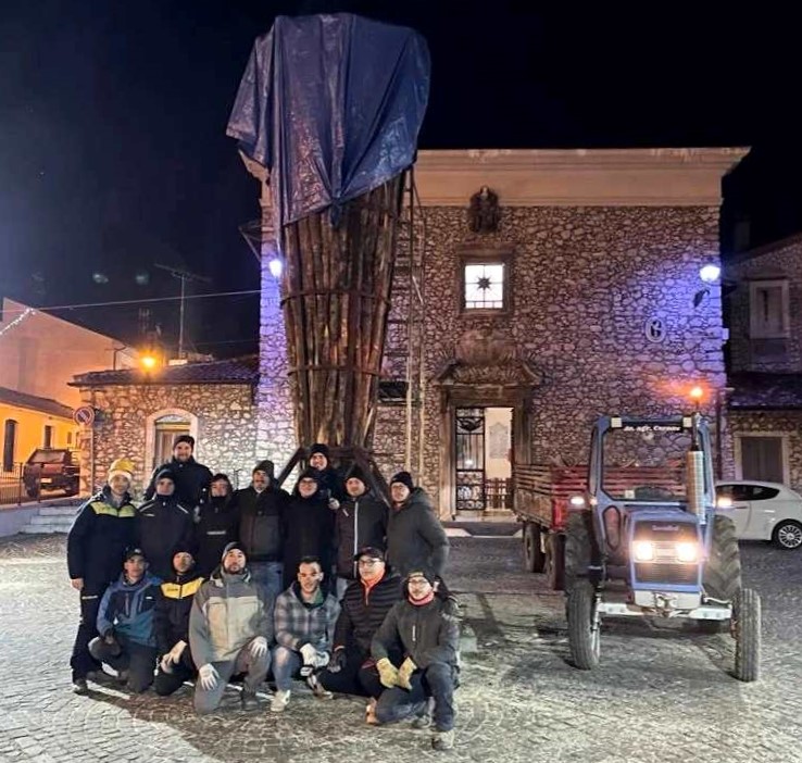 Festa di Sant'Antonio Abate a Collelongo: il torcione è pronto||