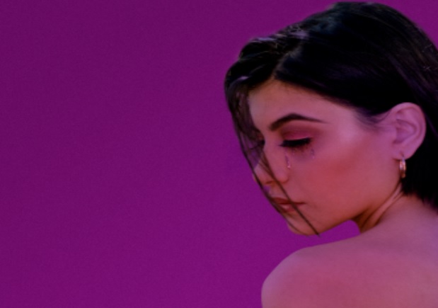 “Ragazza triste ” fuori il nuovo singolo della cantautrice Ester Cesile