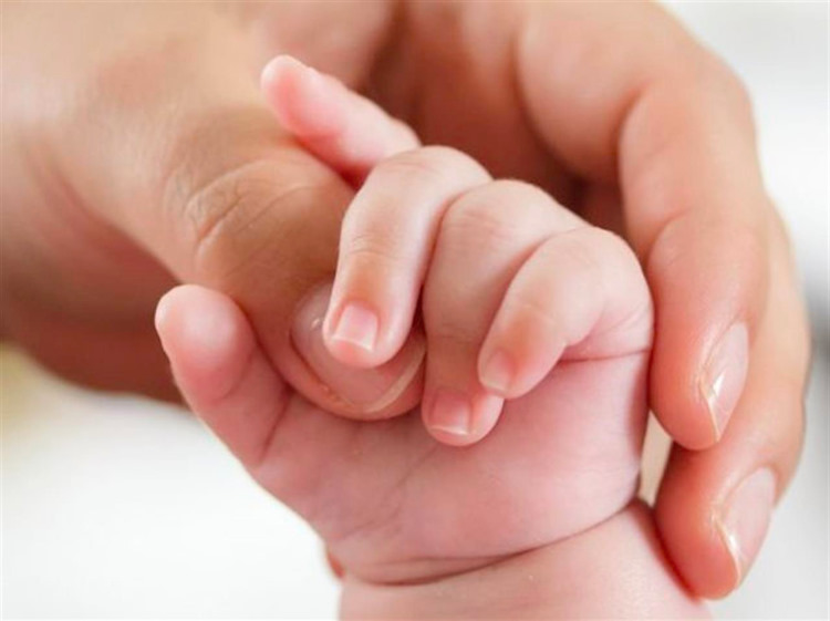Celano sostiene la natalità: bonus comunale fino a 500 euro per i nuovi nati e i minori adottati