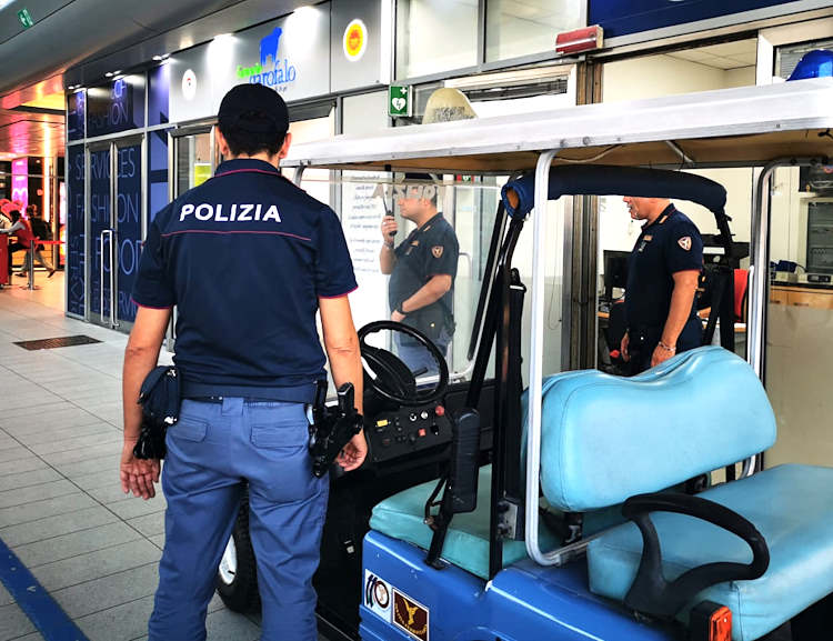 In treno per le vacanze, i suggerimenti per evitare il furto dei bagagli