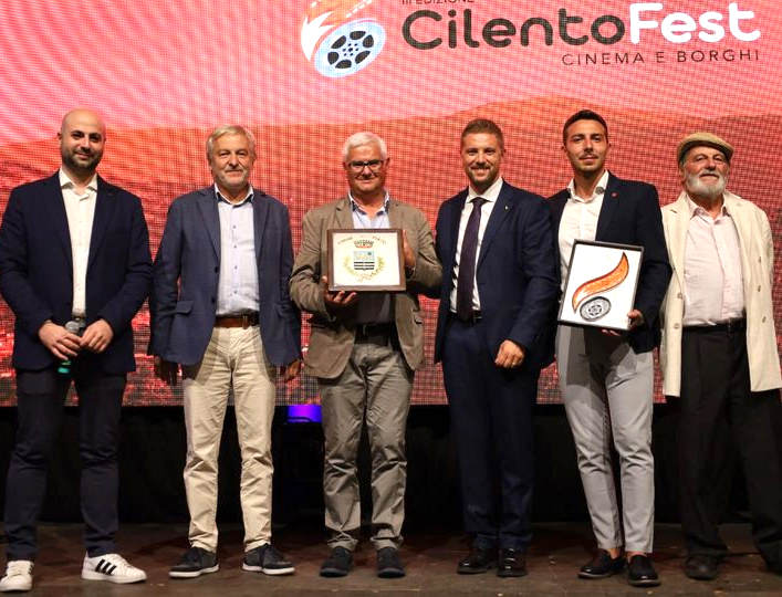 "Un mondo a parte": Opi premiato al Cilento Fest, festival cinematografico dedicato alle storie dei borghi