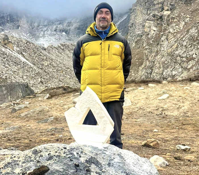 "Portale": l'opera dell'artista abruzzese Nicola Antonelli a 5050 metri, nel cuore dell'Himalaya (foto)