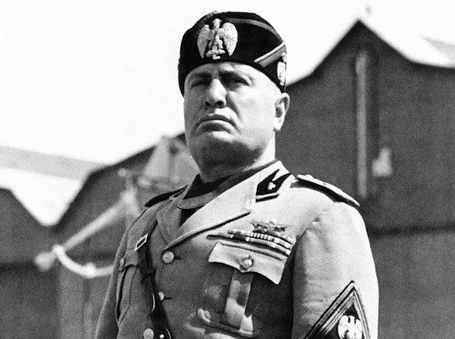 Opi revoca la cittadinanza onoraria a Benito Mussolini