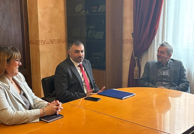 Incontro tra il sindaco Di Pangrazio e il console rumeno Popescu per tutelare i cittadini e promuovere il territorio