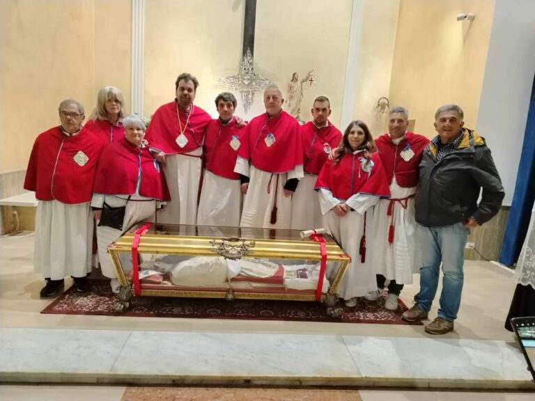 La comunità di Ortucchio accoglie il corpo di San Berardo