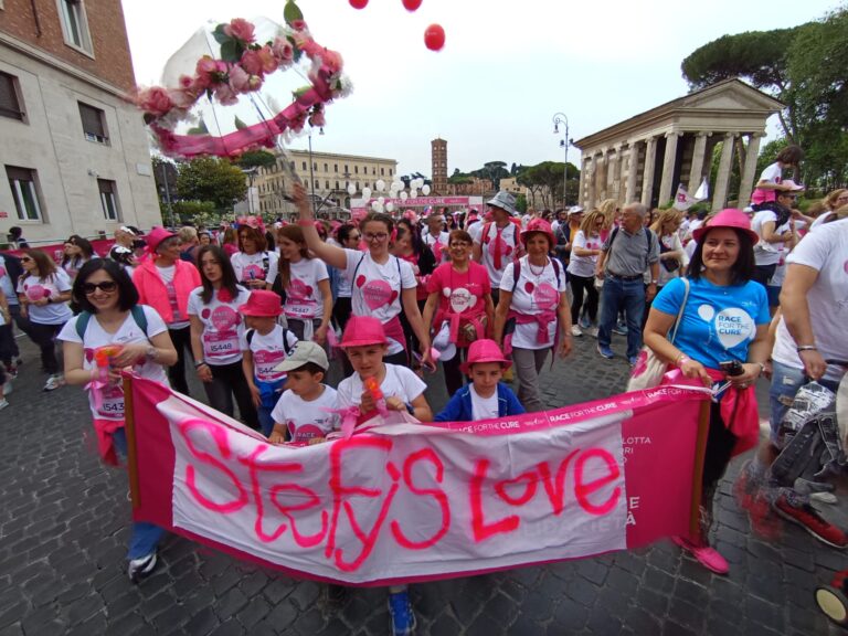 Race for the Cure, 10 anni di lotta contro il tumore al seno: la testimonianza di Stefania Zuccaro e il cuore della squadra Stefy’s Love