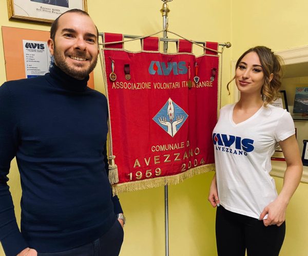 Il presidente Avis di Avezzano Giovanni Pendenza e Dalila Tangredi