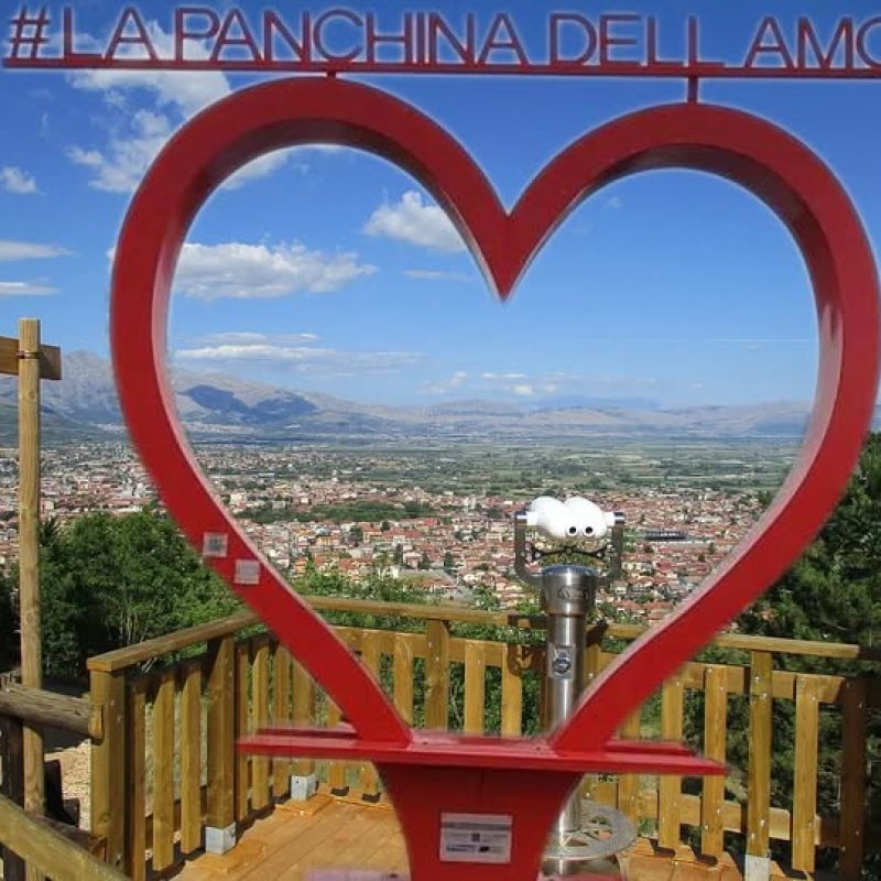 Il 3 maggio sul Salviano si parlerà d’amore: verrà svelata la seduta gigante a forma di cuore, dono della Pro Loco e del Comune
