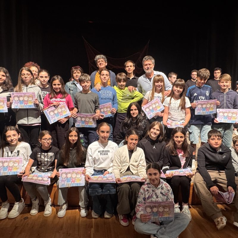 Ettore Bassi emoziona Avezzano: gli studenti applaudono “Il Sindaco Pescatore” al Teatro dei Marsi