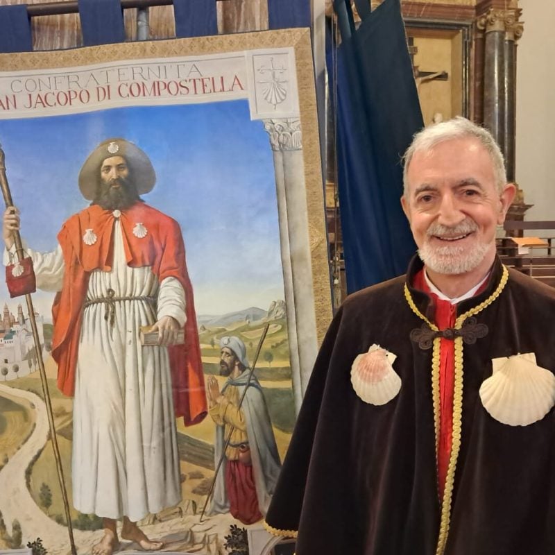 FOTO ABITO CONFRATERNITA