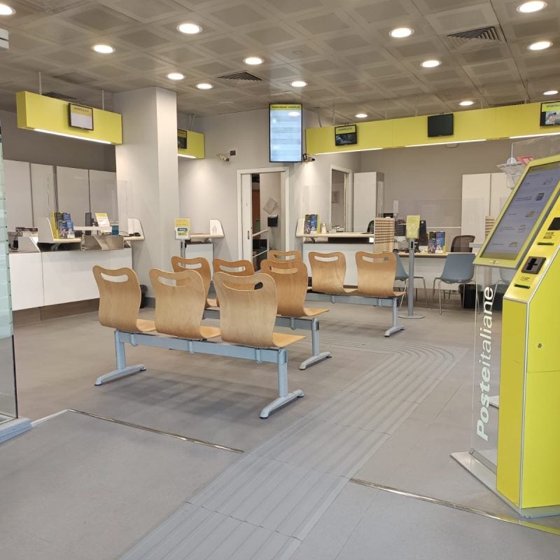 Il rinnovato ufficio postale di Celano